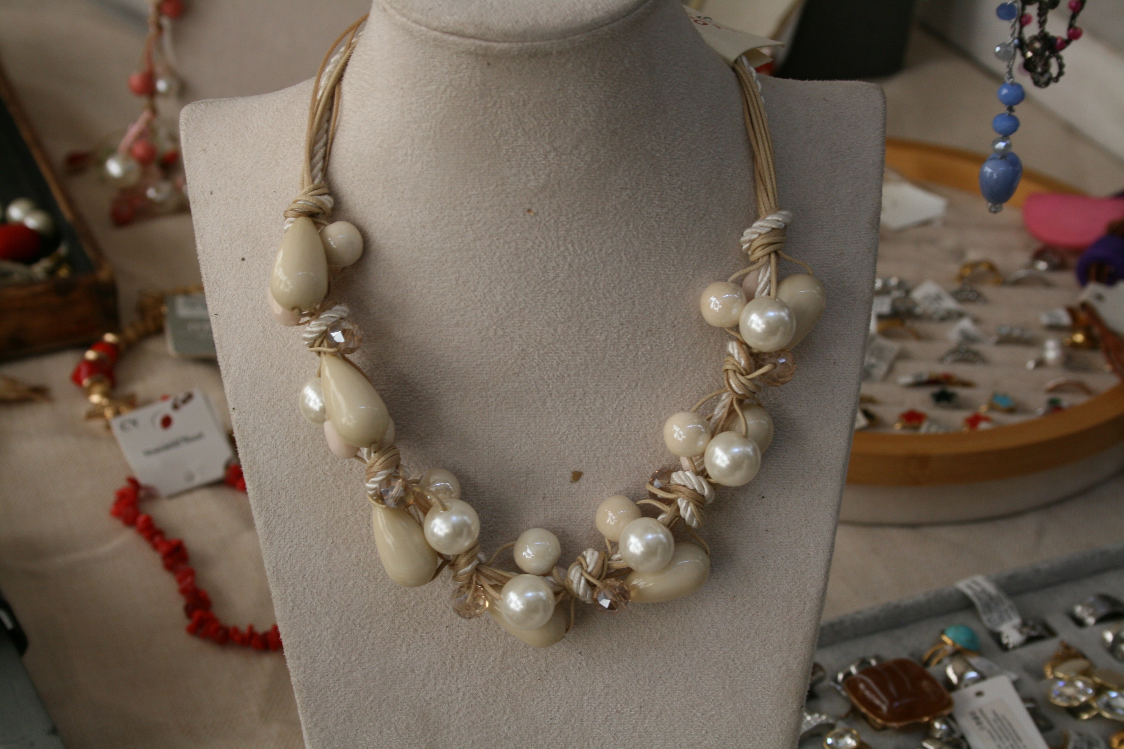 Collana artigianale con perle 
