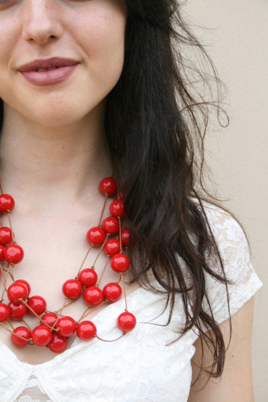 Collana Multi-Filo Rosso Corallo Dinamico